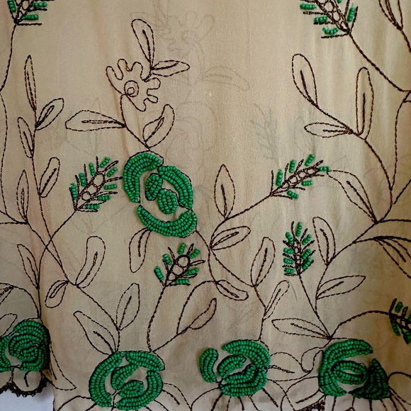 Elegant SILK embroidered and beaded top NWOT - Picture 6 of 9